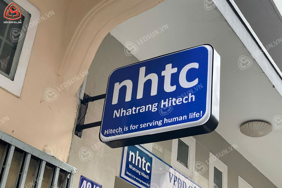 hộp đèn hút nổi