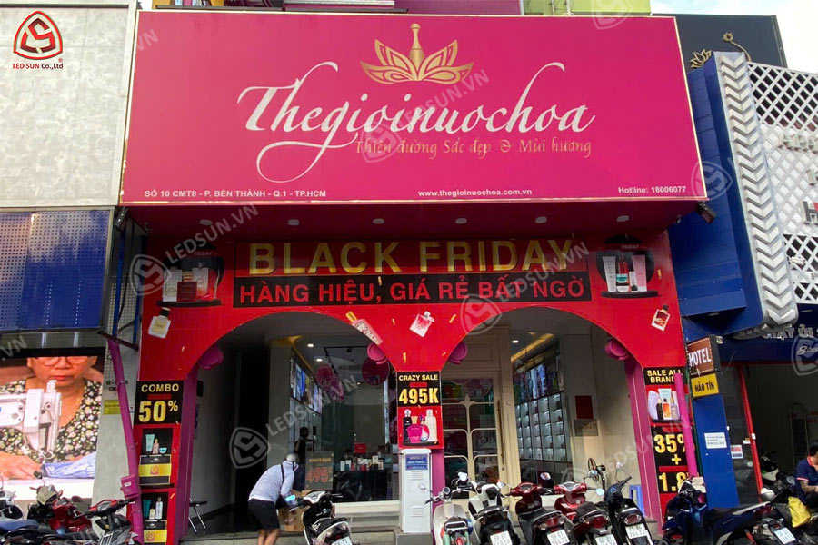 bảng hiệu cửa hàng nước hoa