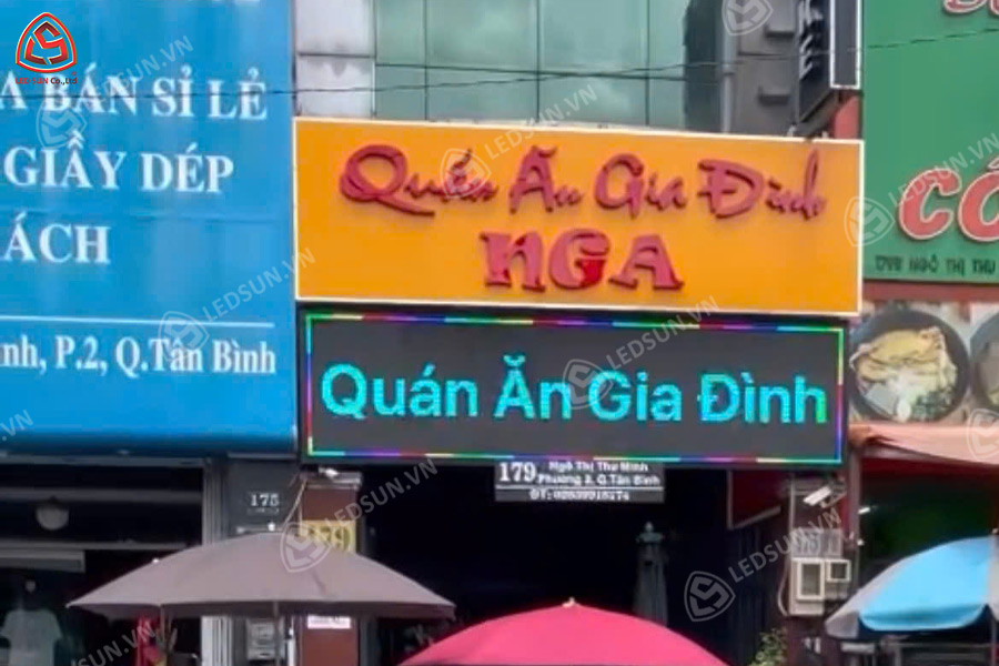 bảng hiệu quán ăn