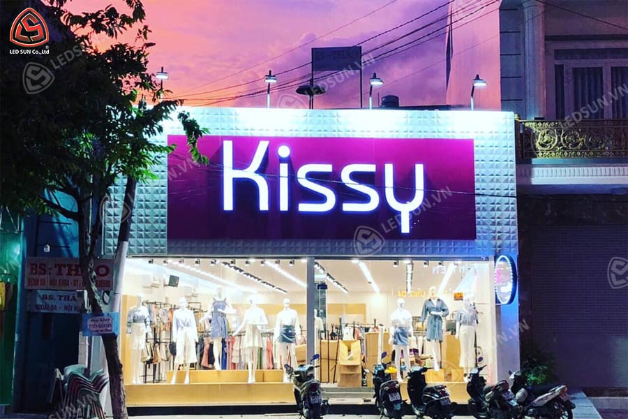 bảng hiệu shop thời trang
