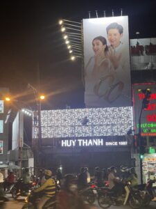 Làm bảng hiệu quảng cáo ngoài trời quận 8 Led Sun