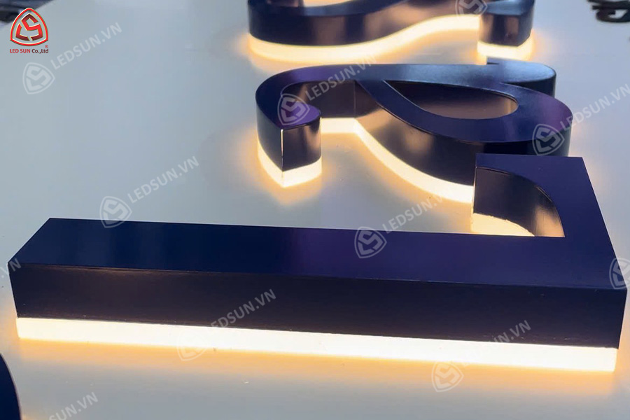 chữ inox chân mica cháo