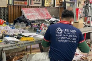 Led Sun thi công và lắp đặt làm bảng hiệu Quân Tân Bình